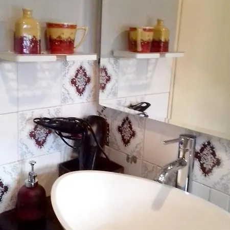 3 Bedrooms With Furnished Garden And Wifi At 9 Km Away From The Beach * Алкобаса