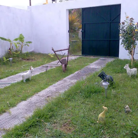 3 Bedrooms With Furnished Garden And Wifi At 9 Km Away From The Beach *
