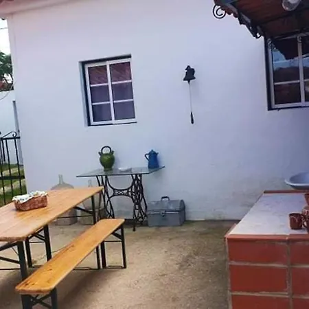 3 Bedrooms With Furnished Garden And Wifi At 9 Km Away From The Beach Алкобаса