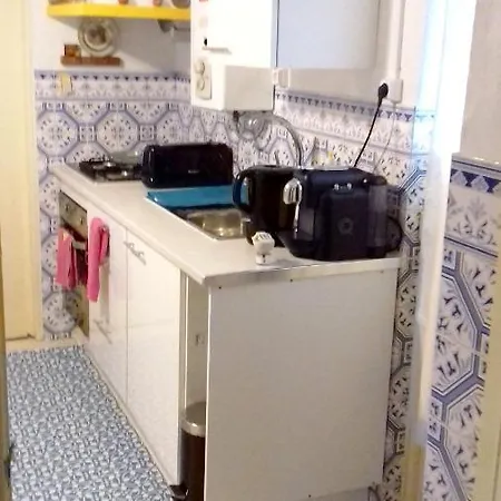 3 Bedrooms With Furnished Garden And Wifi At 9 Km Away From The Beach Вилла Алкобаса