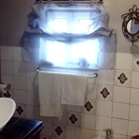3 Bedrooms With Furnished Garden And Wifi At 9 Km Away From The Beach
