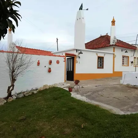3 Bedrooms With Furnished Garden And Wifi At 9 Km Away From The Beach