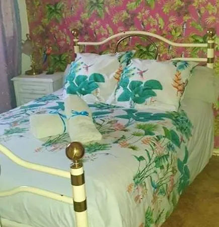 3 Bedrooms With Furnished Garden And Wifi At 9 Km Away From The Beach