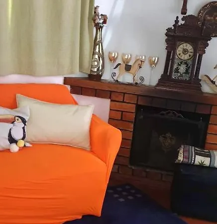 3 Bedrooms With Furnished Garden And Wifi At 9 Km Away From The Beach Вилла Алкобаса