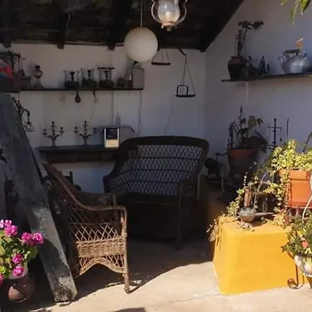 3 Bedrooms With Furnished Garden And Wifi At 9 Km Away From The Beach * Алкобаса